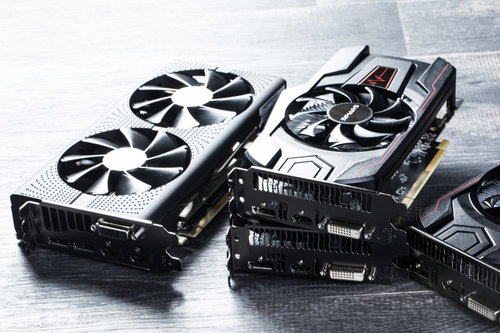 ビットコインマイニング用の複数台のRADEONグラフィックボード