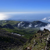 鳥海山の七高山から望む日本海と雲海の絶景の写真