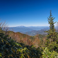 恵那山山頂から見る御嶽山方面の山々と日本百名山の眺望の写真