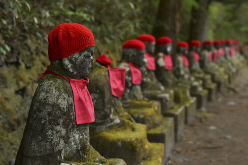 鳴虫山参道の並び地蔵