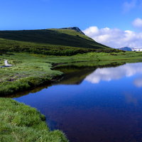 忠別沼と忠別岳の夏山風景の写真