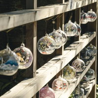 戸越神社に奉納された子供たちの色とりどりの風鈴の写真