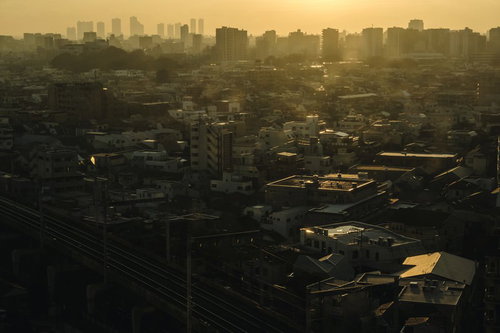 品川の街並みを染める夕日～都市風景に映える夕焼け