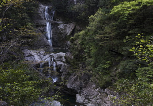 滝百選にも選ばれている七ツ釜滝（大杉谷）の渓谷美