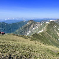 3口ガスコンロのバーナークローズアップの写真