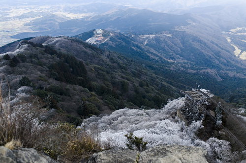 徐々に凍ってゆく日本百名山・筑波山の山肌