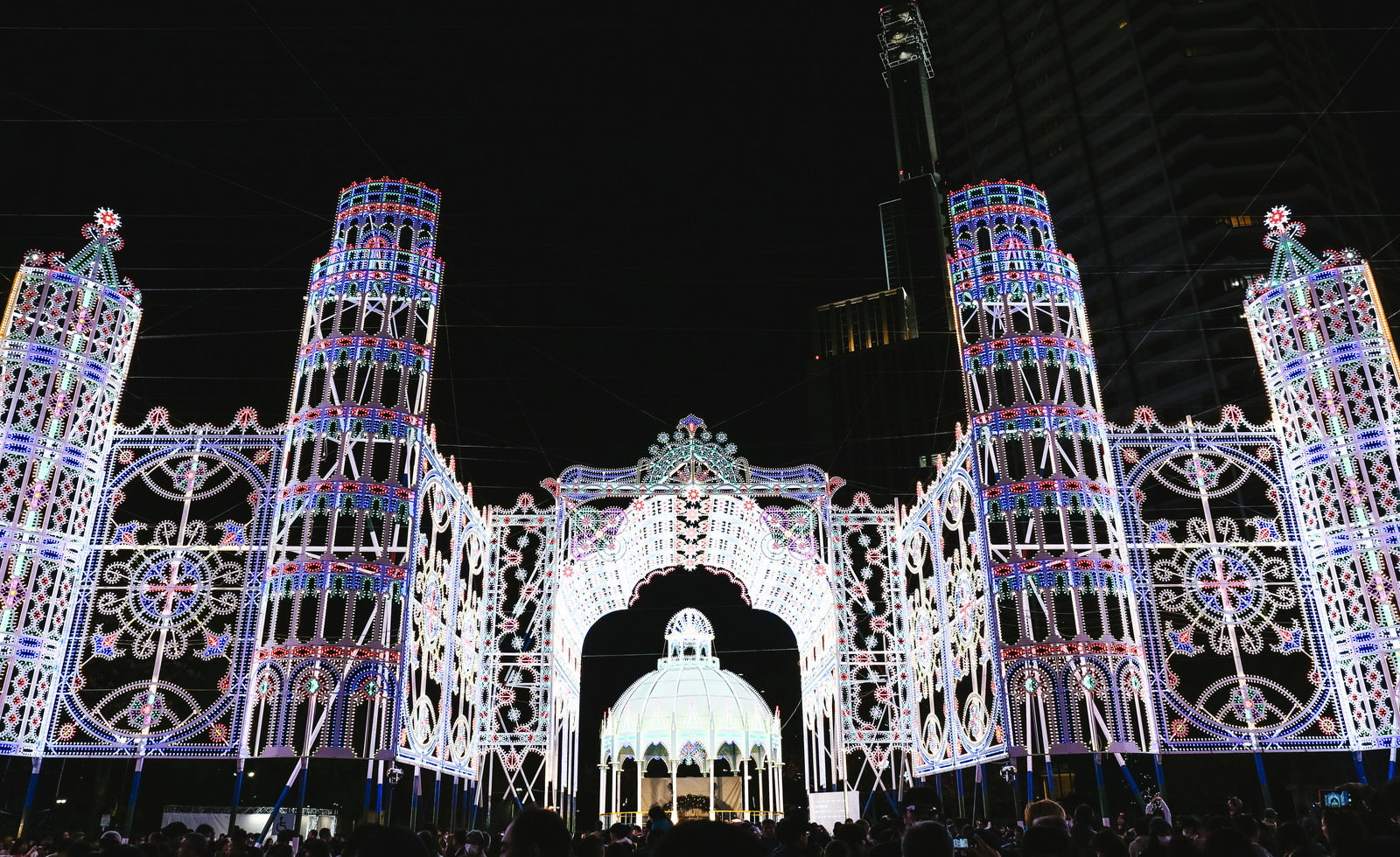 神戸ルミナリエの電飾アーチ