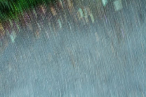 手ブレで捉えた慄く恐怖の瞬間 - 不気味な心霊現象の写真