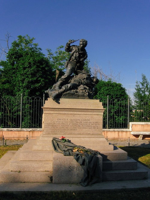 ローマにある墓と騎馬像の記念碑（イタリア）