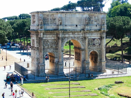 イタリア・ローマのコンスタンティヌス凱旋門