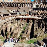 ローマの円形闘技場跡コロッセオの古代遺跡の写真