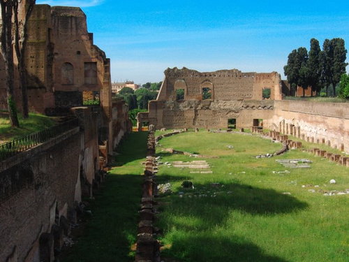 世界遺産のフォロ・ロマーノ遺跡、イタリア・ローマの古代石造建築