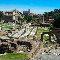 イタリア・ローマのフォロ・ロマーノ遺跡と古代建築物の写真