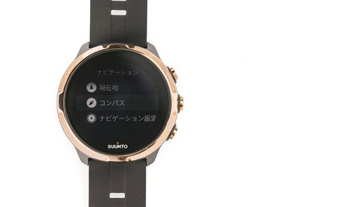 アウトドアに必需なSUUNTOのコンパス機能付き腕時計