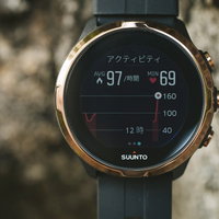 SUUNTOのスマートウォッチで心拍数とカロリーのアクティビティを確認の写真