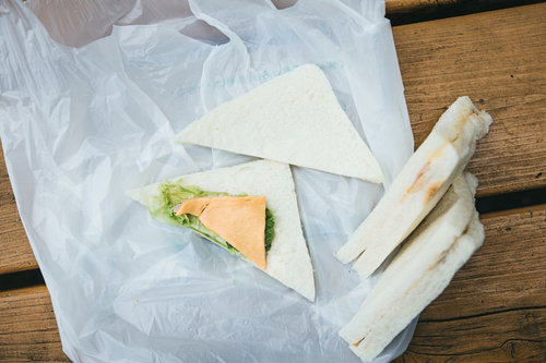 サンドイッチを開いてみたら中身の具がスカスカだった