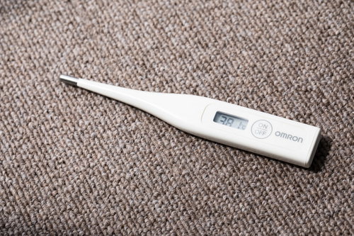 最後に測った時は、38.1℃でした体温計