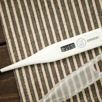 「熱がある」と写真家から送られてきた体温計の写真