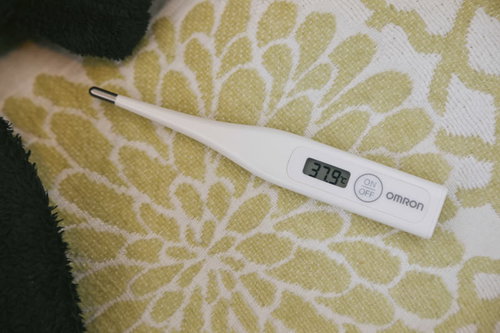 起きたら熱が出てた、体温計で高熱を確認した朝の風邪症状