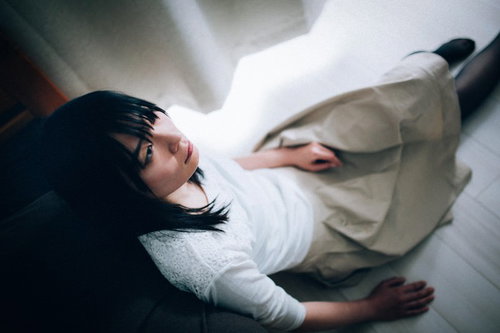 辛い記憶が忘れられない失恋女子の悲しみと苦悩