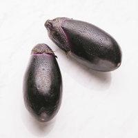 おいしかぁ～便のナス2本の食材写真の写真