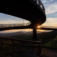 田村市の星の村天地人橋から望む夕日のシルエットの写真