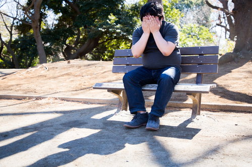 コミットログが「修正対応」しか書かれてなくて独り公園で絶望するエンジニア