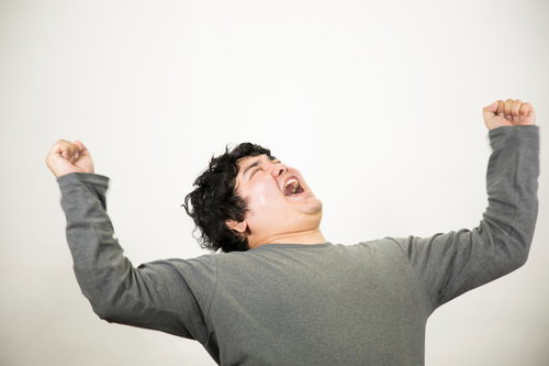 大勝利の炭酸一気飲みでびしょびしょ