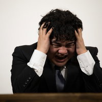 社長がCCに入ったメールで会社批判してしまった男性の写真