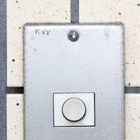 玄関チャイムのマーキング（Kxx）ー「玄関を開けずに2回断られた」の写真