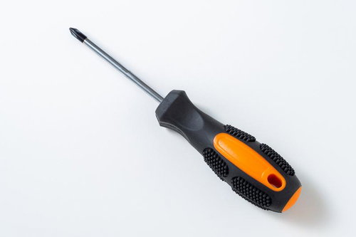 オレンジグリップのプラスドライバー 黒とオレンジの滑り止めグリップ付き