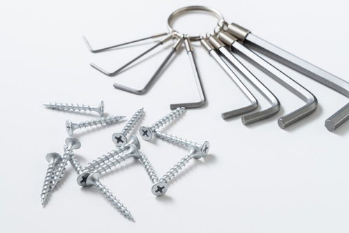 六角レンチセットと木ネジの工具セット｜DIY家具組み立て用の写真