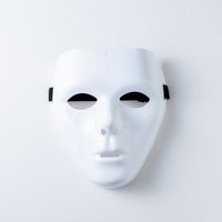 無表情な白い仮面 - 犯罪テーマやサスペンス作品向けの匿名性を表現したの写真