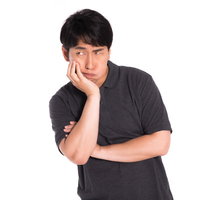 嫉妬の嵐が吹き荒れる男性の感情表現と心理状態の写真