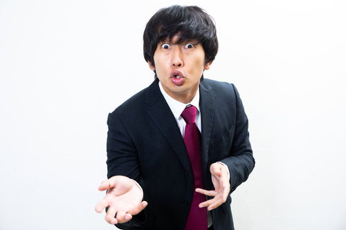 どうやっても「Th」が言えない。スーツ姿で力説する男性講師