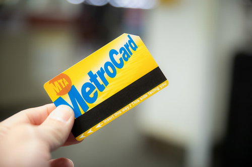 ニューヨークの地下鉄で使う磁気ストライプ式プリペードカード