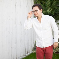 隣人からの騒音が気になるドイツ人ハーフ男性の写真