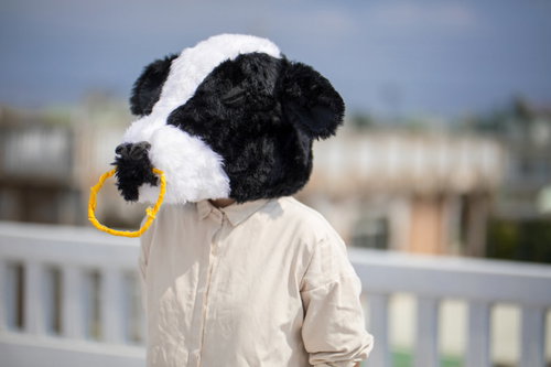 話しかけたがモーモーしか言わない屋上のエト牛