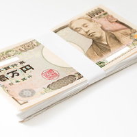 画像加工ソフトで読み込むと「紙幣偽造」と警告メッセージが表示されるので一部配慮した札束の写真