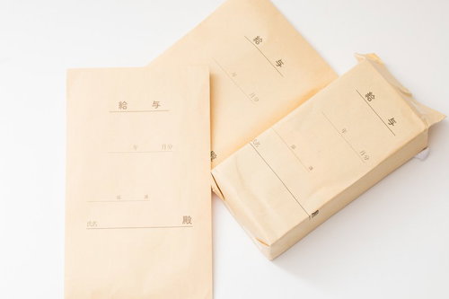 歩合制でよくある給料の格差を表現した積み木