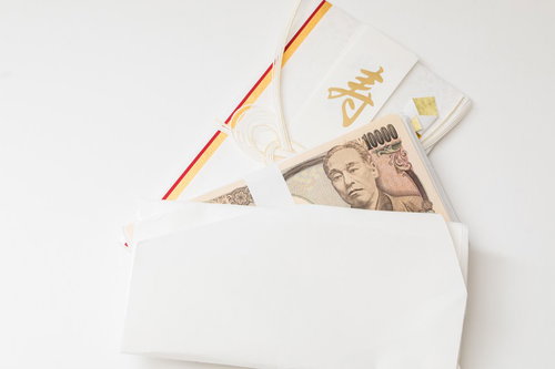 ご祝儀の100万円が偽装された1万円札と紙切れだった