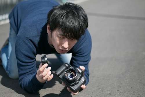 カメラ落としたらレンズ壊れたンゴwww