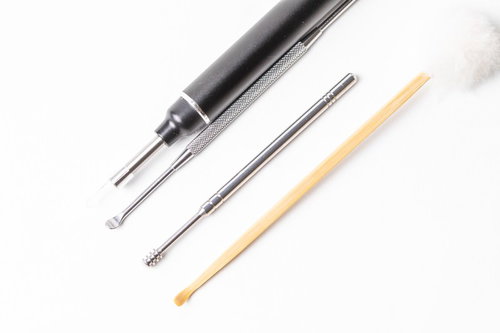 材質やデザインが異なる四種類の耳かき