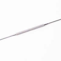 両側が使えるスチール製の耳かきの写真