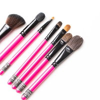 ピンク色の柄の化粧筆セット、異なるサイズの複数本組の写真