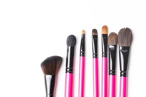 ピンク色の柄のメイクアップブラシセット筆比較