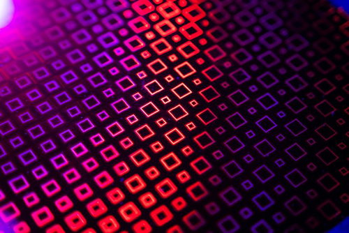 ネオンカラーの正方形パターン