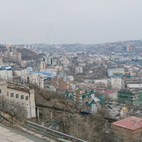 ウラジオストク（ロシア）の街並みと港湾風景の写真