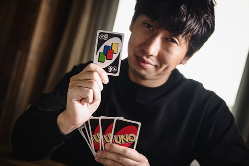 ドヤ顔でワイルドドロー4を出すプレイヤー