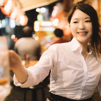 「乾杯！」お酒が大好きな女性ライターの写真